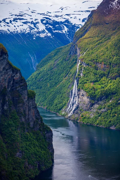 Geiranger fiordo, Norvegia cascata Sette Sorelle — Foto Stock
