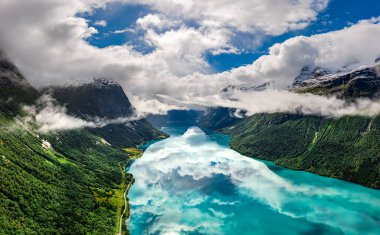 lovatnet göl güzel doğa Norveç.
