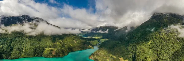 Panorama lovatnet lago Hermosa naturaleza Noruega . — Foto de Stock