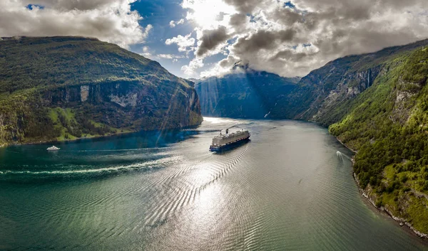 Geiranger fijord, Güzel Doğa Norveç. — Stok fotoğraf