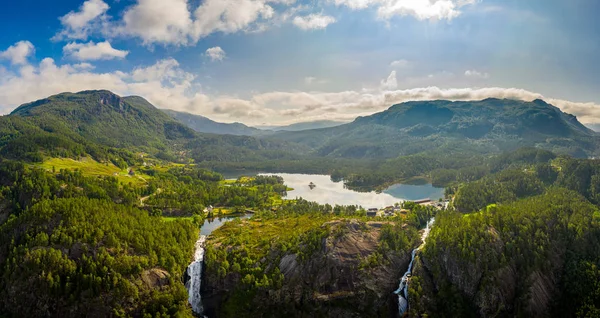 Schöne Natur Norwegen. latefossen wasserfall odda norwegen. — Stockfoto