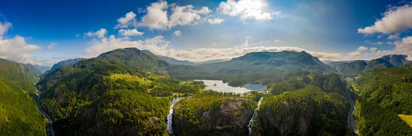 Pięknej przyrody Norwegii. Wodospad latefossen odda Norwegia. — Zdjęcie stockowe
