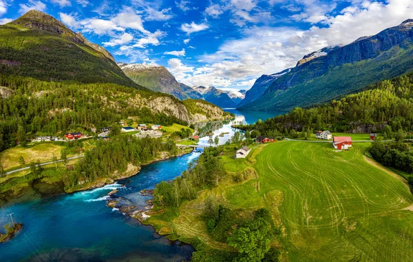 Lovatnet lago Bella Natura Norvegia . — Foto Stock