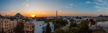 Pushkar, Hindistan 'ın Rajasthan eyaletinde yer alan bir şehirdir. Hindular ve Sihler için bir hac alanı. Pushkar 'ın birçok tapınağı var. Hindistan 'dan Rajas.