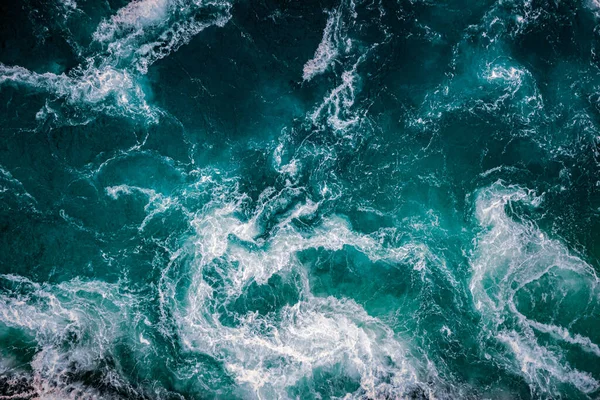 Abstrakcyjne Tło Fale Wody Rzeki Morza Spotykają Się Podczas Przypływu — Zdjęcie stockowe