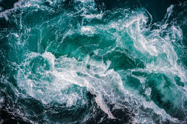 Abstraktní Pozadí Vlny Vody Řeky Moře Setkávají Během Přílivu Odlivu — Stock fotografie