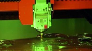 CNC lazer kesimi metal, modern endüstriyel teknoloji.