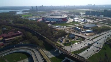 Otoyol kavşağı ve futbol stadyumu Spartak Moskova Otkritie Arena 'nın havadan görünüşü