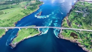 Saltstraumen, Nordland, Norveç Hava girdap jakuziler güzel doğa görüntüleyin. Saltstraumen dünyanın en güçlü gelgit akımları biri ile küçük bir Boğazı alır.