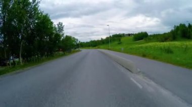 Norveç 'te Yolda Araba Kullanmak