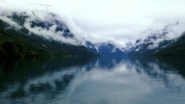 Güzel Doğa Norveç Doğal Lovatnet Gölü.