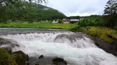 Güzel Doğa Norveç Doğal Lovatnet Gölü.