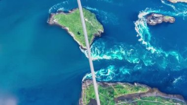 Saltstraumen, Nordland, Norveç Hava girdap jakuziler güzel doğa görüntüleyin. Saltstraumen dünyanın en güçlü gelgit akımları biri ile küçük bir Boğazı alır.