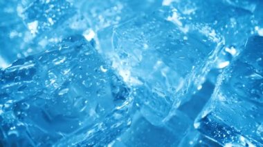 Buz küpleri yakın plan, soyut arkaplan.