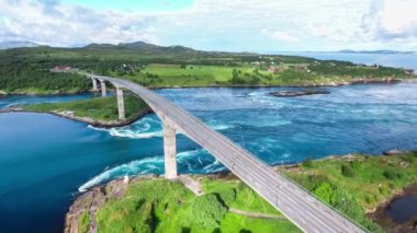 Saltstraumen, Nordland, Norveç Hava girdap jakuziler güzel doğa görüntüleyin. Saltstraumen dünyanın en güçlü gelgit akımları biri ile küçük bir Boğazı alır.