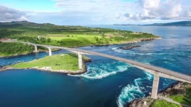 Saltstraumen, Nordland, Norveç Hava girdap jakuziler güzel doğa görüntüleyin. Saltstraumen dünyanın en güçlü gelgit akımları biri ile küçük bir Boğazı alır.