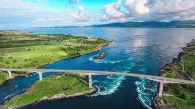 Saltstraumen, Nordland, Norveç Hava girdap jakuziler güzel doğa görüntüleyin. Saltstraumen dünyanın en güçlü gelgit akımları biri ile küçük bir Boğazı alır.