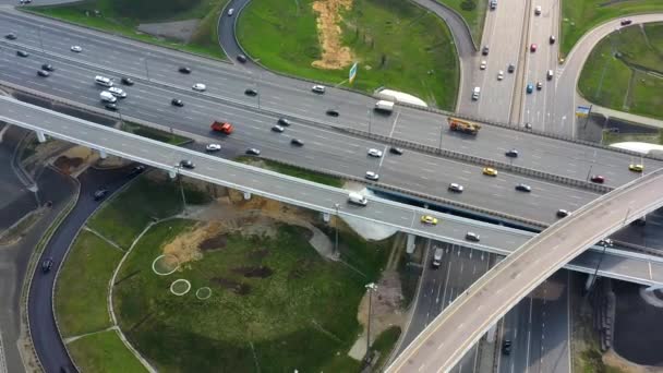 Aerial view of a freeway intersection traffic trails in Moscow. — Stock Video