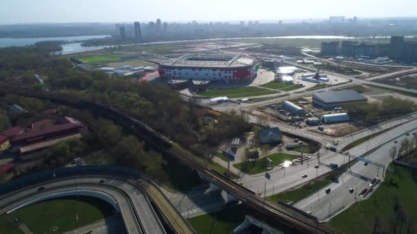 Vue aérienne d'une intersection d'autoroute et d'un stade de football Spartak Moscow Otkritie Arena 
