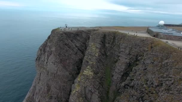 Noordkaap (Nordkapp) in Noord-Noorwegen. — Stockvideo