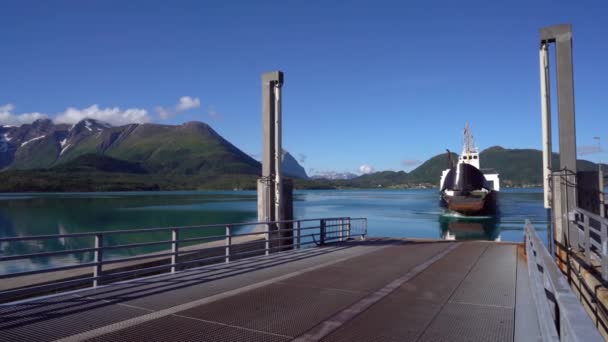 Kompok keresztje. Gyönyörű természet Norvégia. — Stock videók