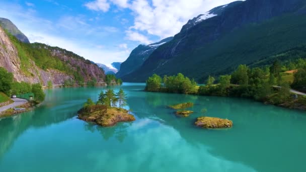 Bela natureza Noruega paisagem natural. Filmagem aérea lovatnet lago . — Vídeo de Stock