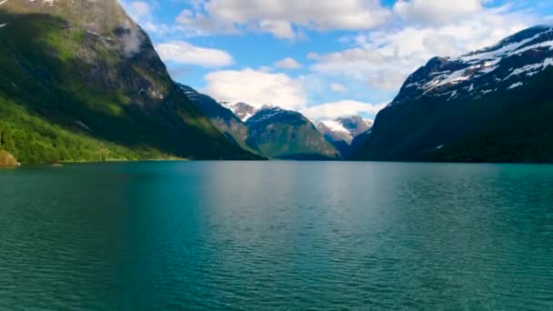 Bella Natura Norvegia paesaggio naturale. Filmati aerei lovatnet lago . — Video Stock