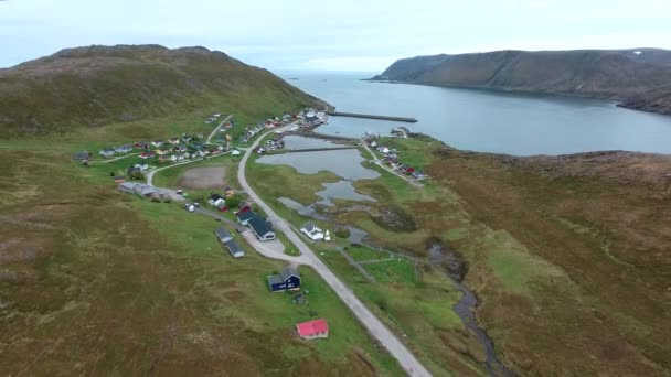 Kuzey Norveç 'teki Barents Denizi kıyısı Kuzey Burnu' ndan (Nordkapp) hava görüntüleri. — Stok video