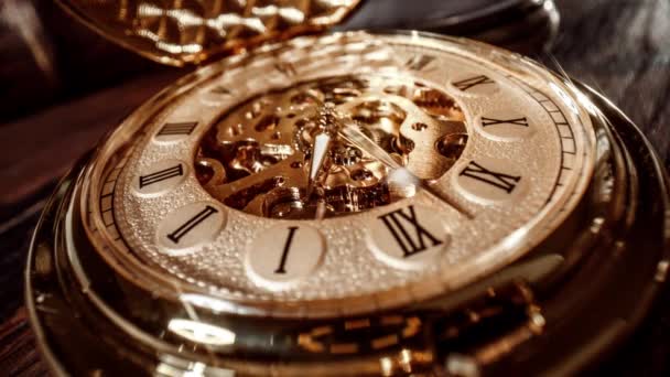 Relógio antigo discar close-up. Relógio de bolso vintage. — Vídeo de Stock