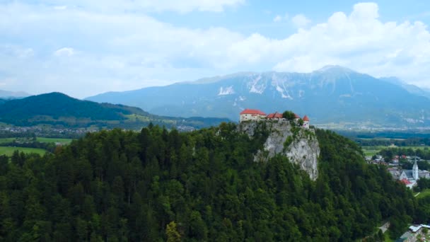 Slovenia - Aerial view resort Lake Bled. Aerial FPV drone photography. Slovenia Beautiful Nature Castle Bled. — Stock Video