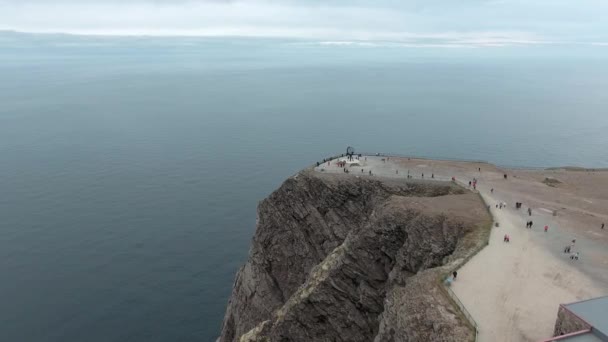 Imágenes aéreas de la costa de Barents North Cape (Nordkapp) en el norte de Noruega . — Vídeos de Stock