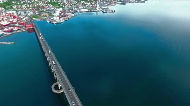 Bridge of city Tromso, Noorwegen Luchtfoto 's — Stockvideo