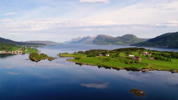 Imágenes aéreas Beautiful Nature Norway. Vuelos aéreos de aviones no tripulados FPV . — Vídeos de Stock