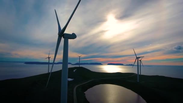 発電用風車。北極ビューハボガベレン風車公園、ハボウスンド、ノルウェー北部航空映像. — ストック動画