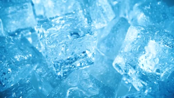 Cubes de glace gros plan, fond abstrait.