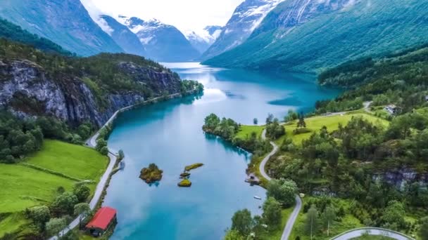 Schöne Naturlandschaft Norwegens. Luftaufnahmen vom Lovatnet-See. — Stockvideo