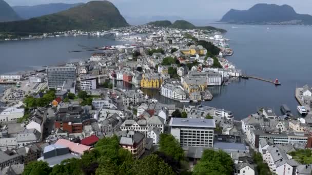 Aksla i staden Alesund, Norge — Stockvideo