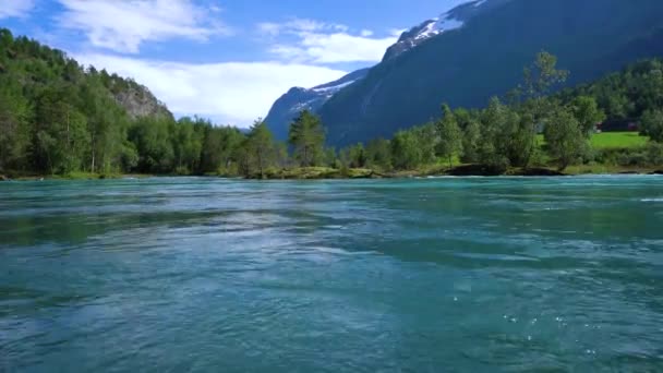 Schöne Naturlandschaft Norwegens. Lovatnet-See. — Stockvideo