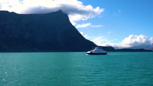 Feribot haçı. Güzel Doğa Norveç. — Stok video