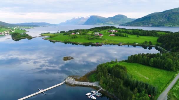 Filmagem aérea Beautiful Nature Norway. Voos aéreos de drones FPV . — Vídeo de Stock