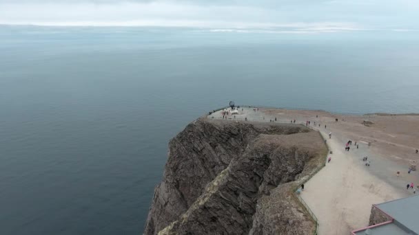 Imágenes aéreas de la costa de Barents North Cape (Nordkapp) en el norte de Noruega . — Vídeos de Stock