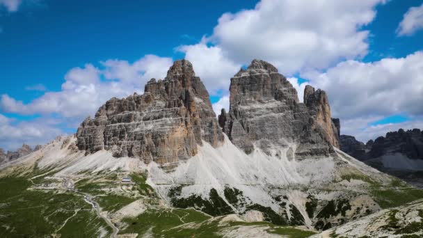 Timelapse Parque Nacional de la Naturaleza Tre Cime En los Alpes Dolomitas. Hermosa naturaleza de Italia . — Vídeos de Stock