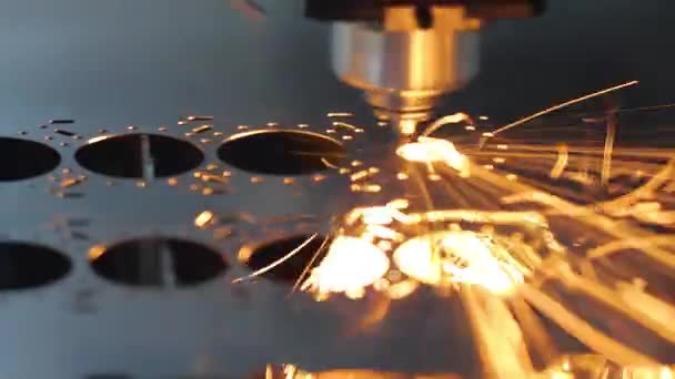 CNC金属激光切割，现代工业技术. — 图库视频影像