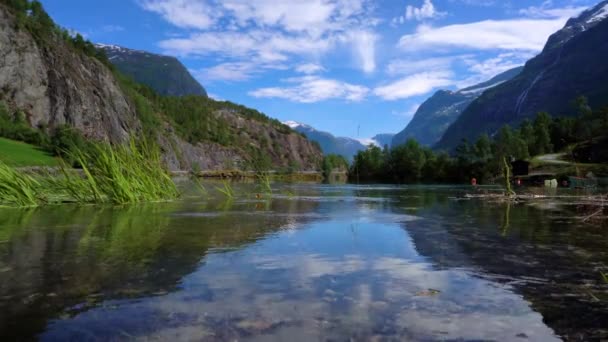 Prachtige natuur Noorwegen natuurlijk landschap. meer van lovatnet. — Stockvideo