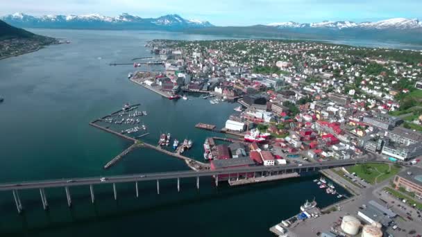 Bridge of city Tromso, Noorwegen Luchtfoto 's — Stockvideo