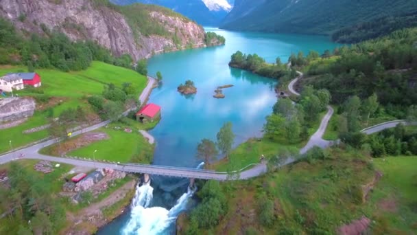 Hermosa naturaleza Noruega paisaje natural. Imágenes aéreas lovatnet lake . — Vídeos de Stock