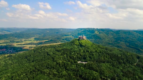 Zamek Hohenzollern, Niemcy. Lotnicze loty dronów FPV. — Wideo stockowe