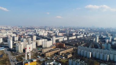 Moskova banliyösü. Kuşların uçuşu manzarası