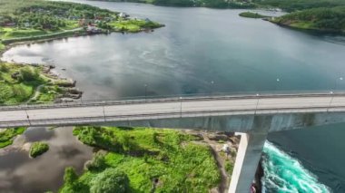 Saltstraumen, Nordland, Norveç Hava girdap jakuziler güzel doğa görüntüleyin. Saltstraumen dünyanın en güçlü gelgit akımları biri ile küçük bir Boğazı alır.