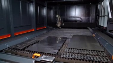 CNC lazer kesimi metal, modern endüstriyel teknoloji.